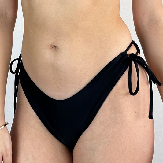 Black | Bottom Semidelta