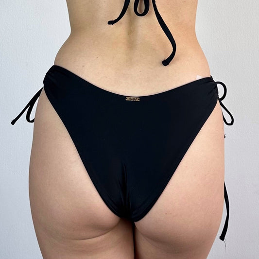 Black | Bottom Semidelta